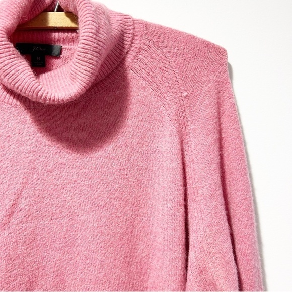 J. Crew Side Slit Supersoft Turtleneck Sweater Size Medium Pink Merino Wool - Picture 10 of 15